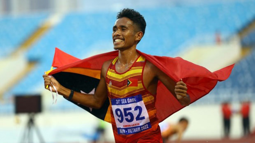 Regional fans impressed with Vietnamese, Timor Leste runners’ celebration at SEA Games 31